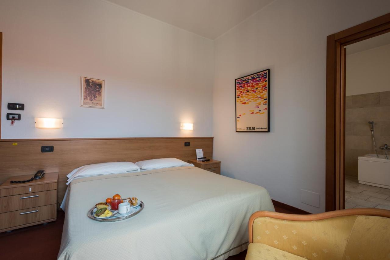 Hotel Lux 알레산드리아 외부 사진