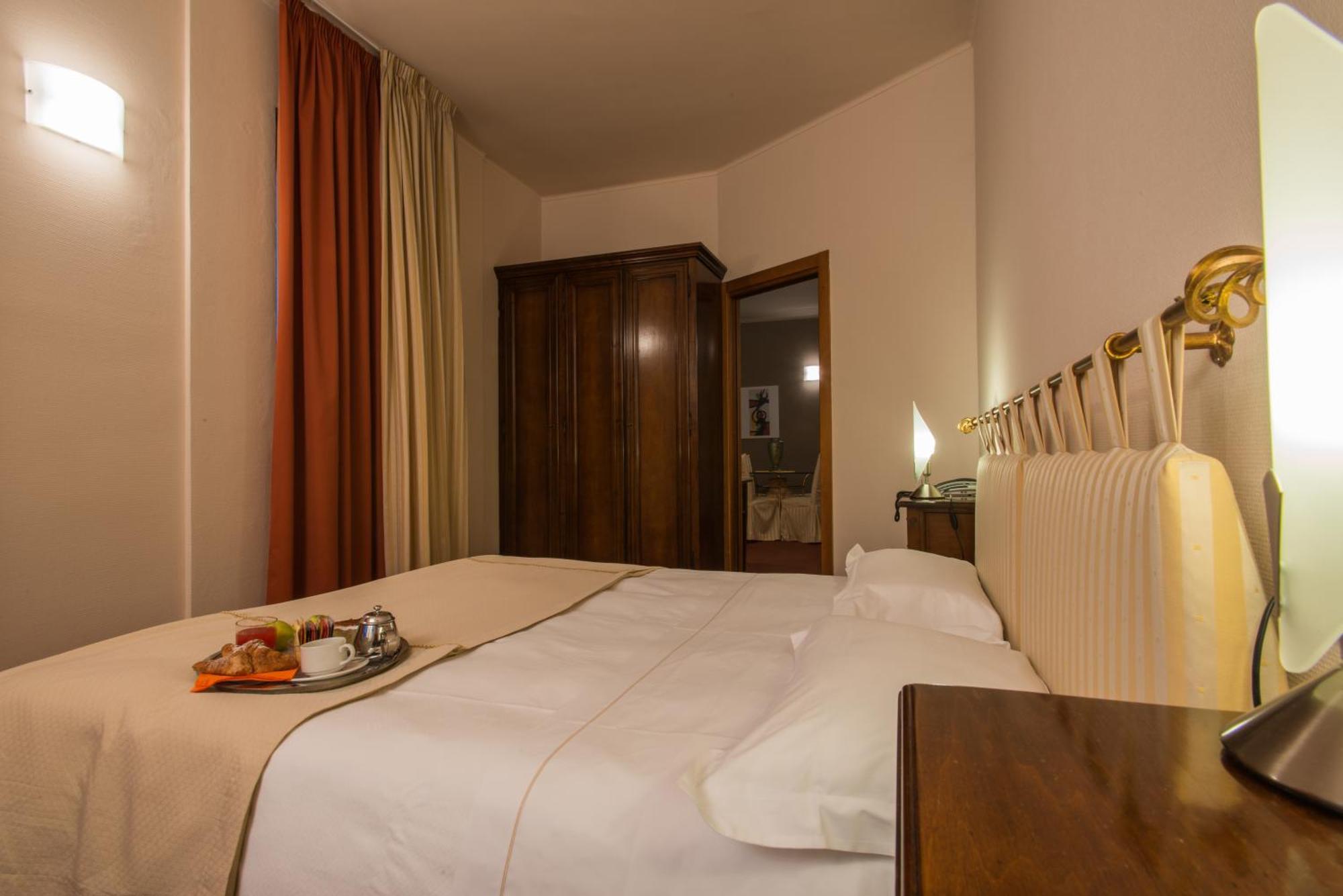 Hotel Lux 알레산드리아 외부 사진