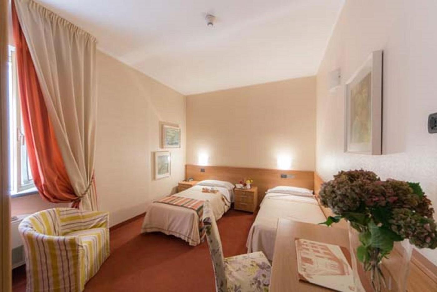 Hotel Lux 알레산드리아 외부 사진
