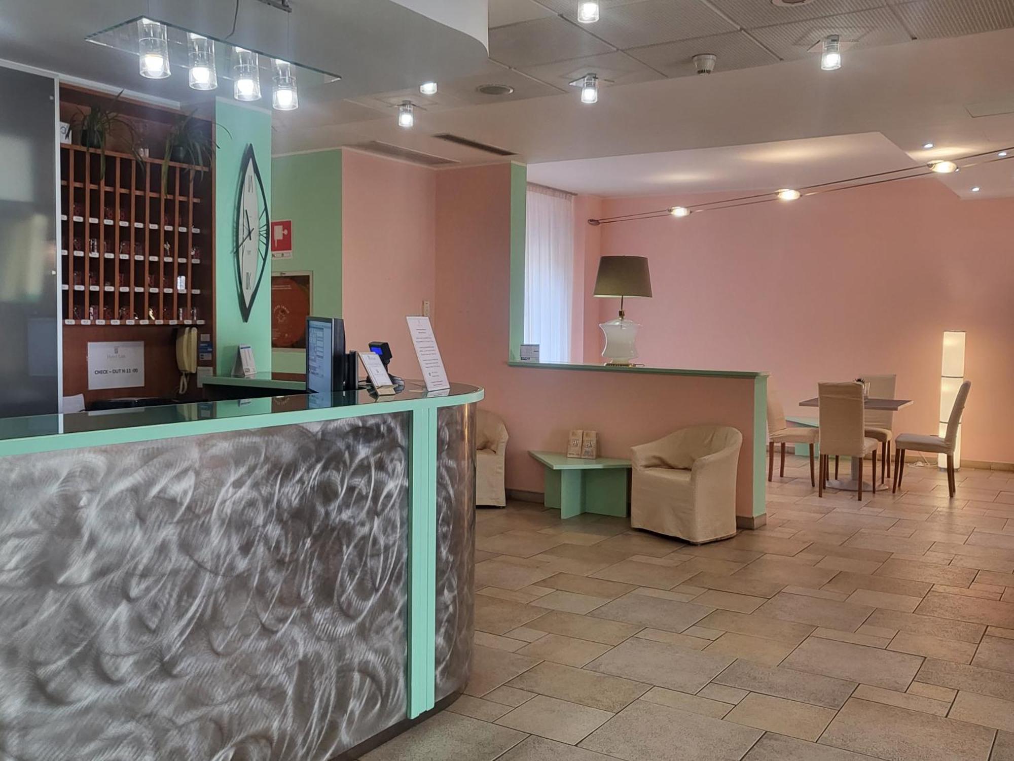 Hotel Lux 알레산드리아 외부 사진