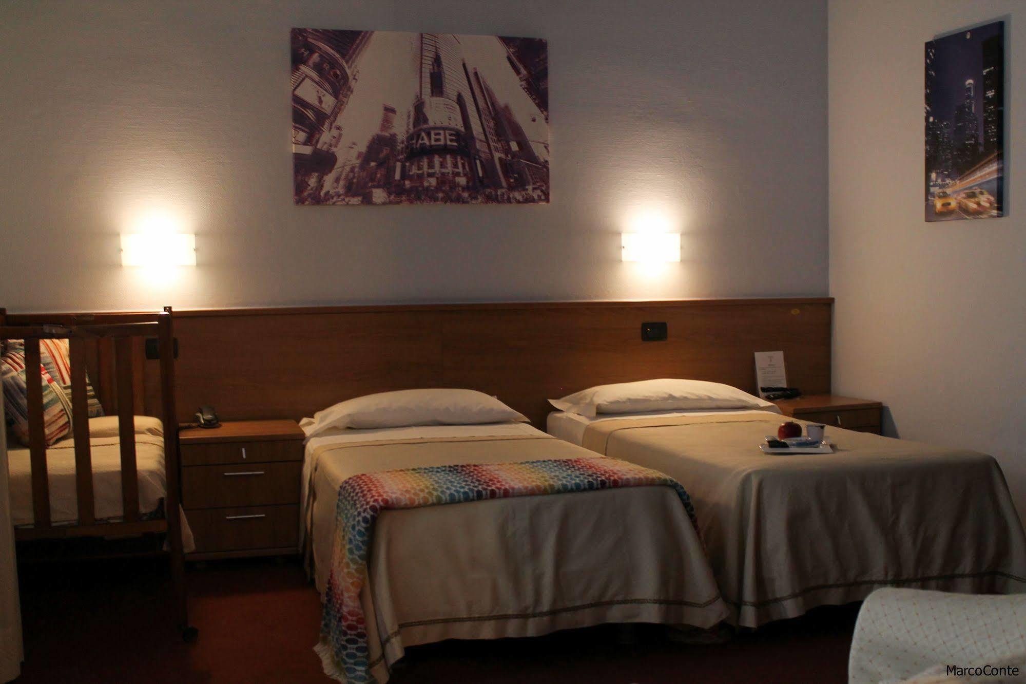 Hotel Lux 알레산드리아 외부 사진