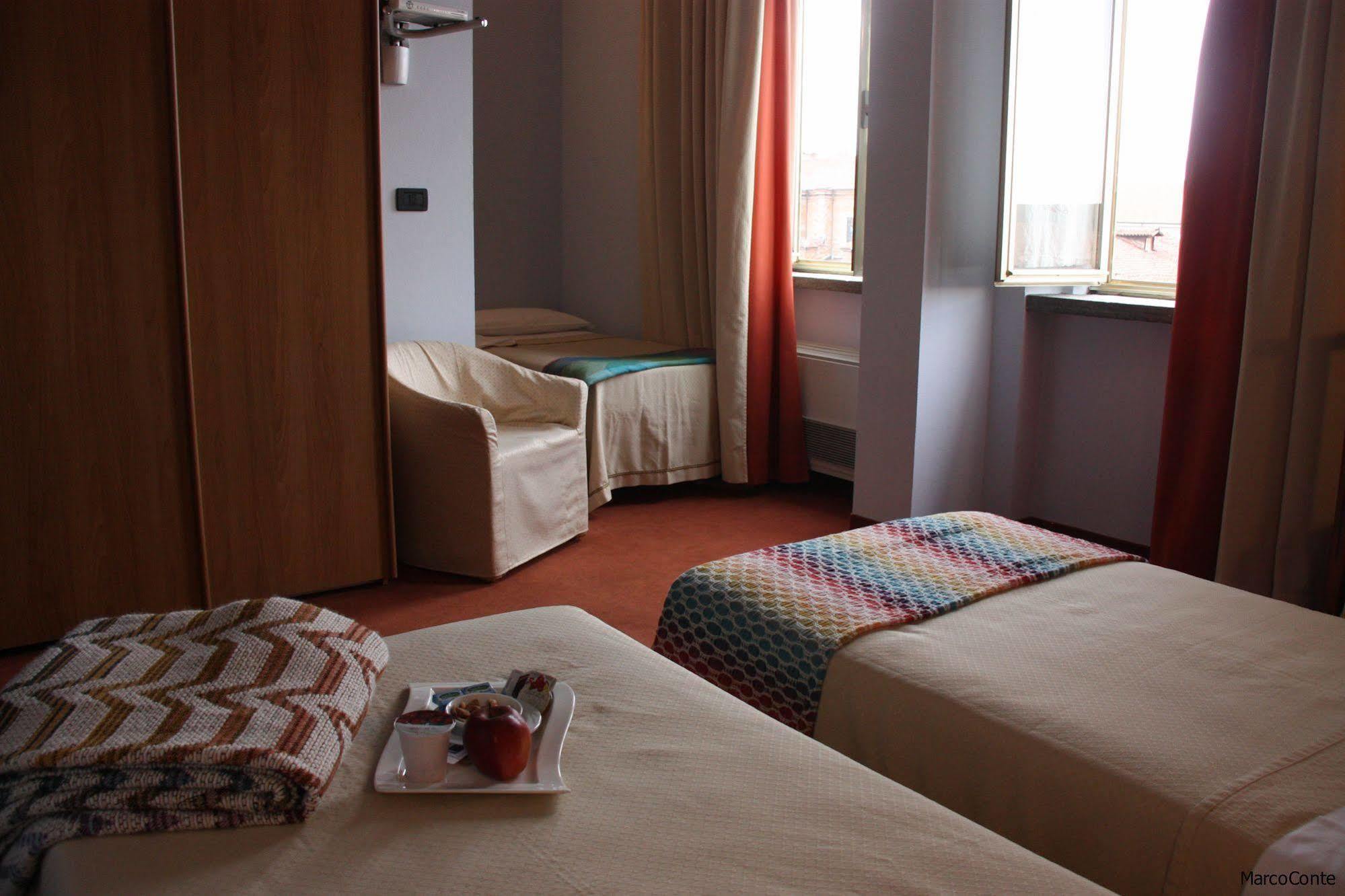 Hotel Lux 알레산드리아 외부 사진