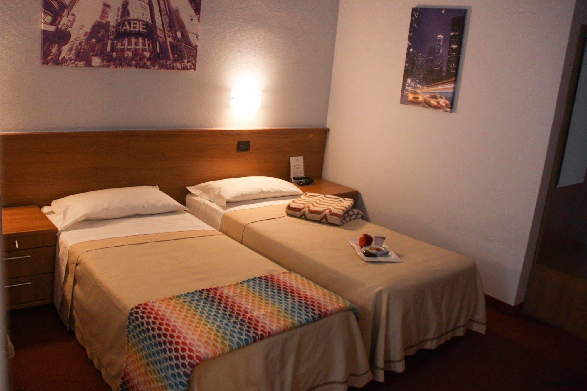 Hotel Lux 알레산드리아 외부 사진