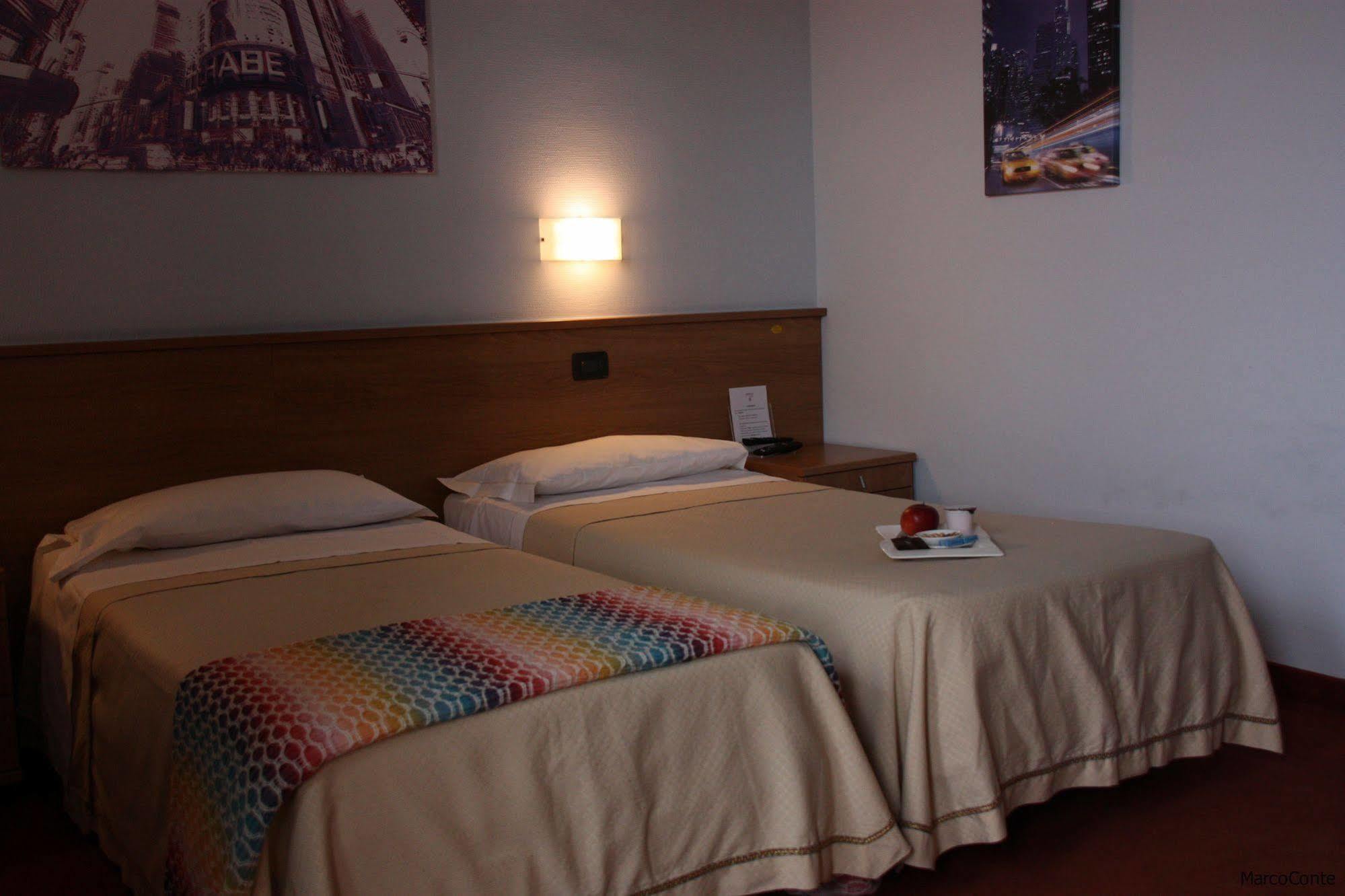 Hotel Lux 알레산드리아 외부 사진