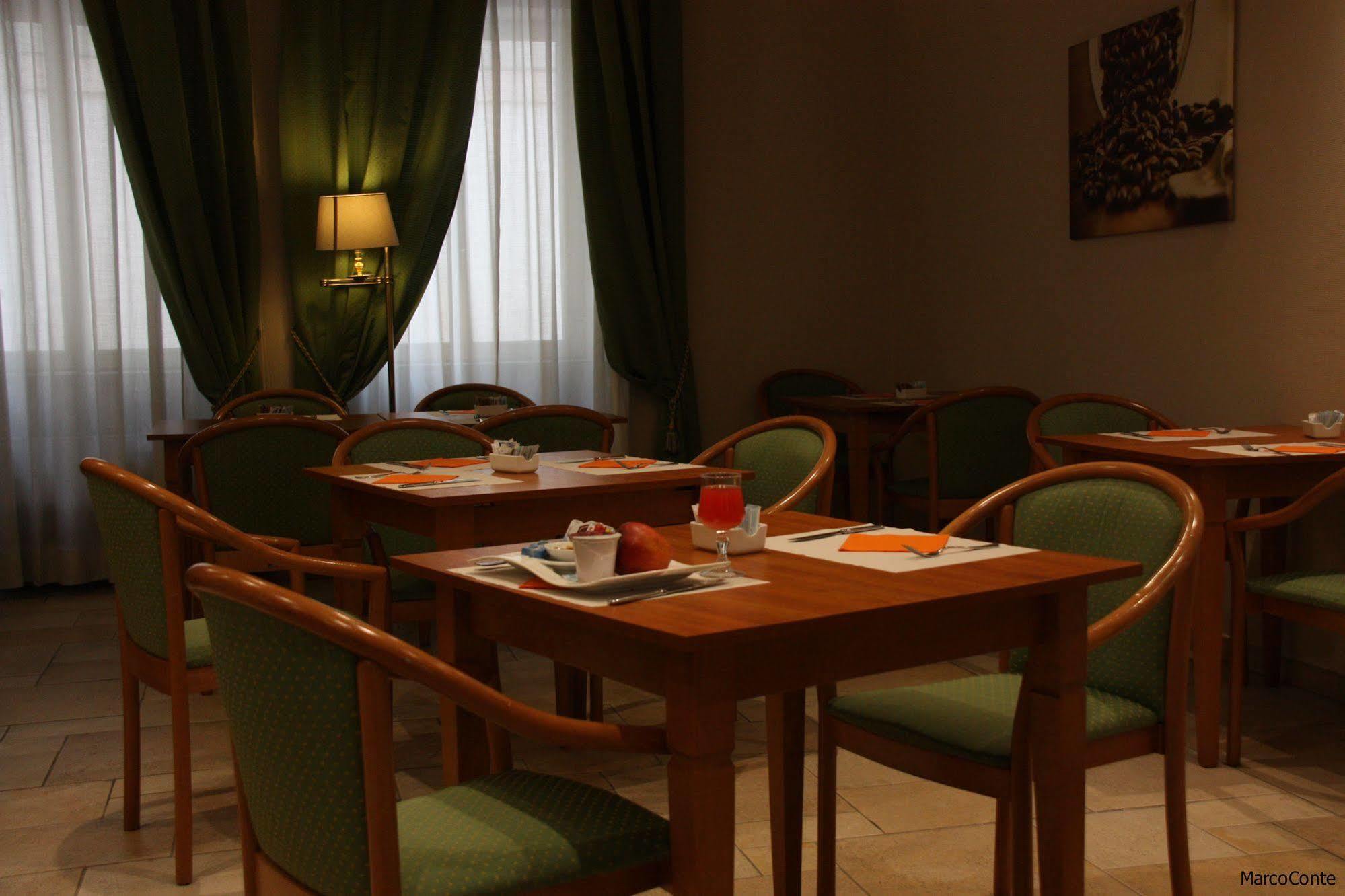 Hotel Lux 알레산드리아 외부 사진
