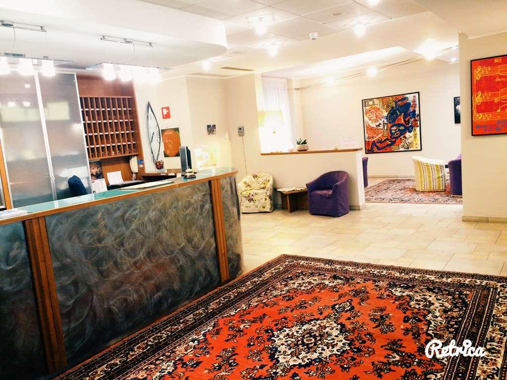 Hotel Lux 알레산드리아 내부 사진